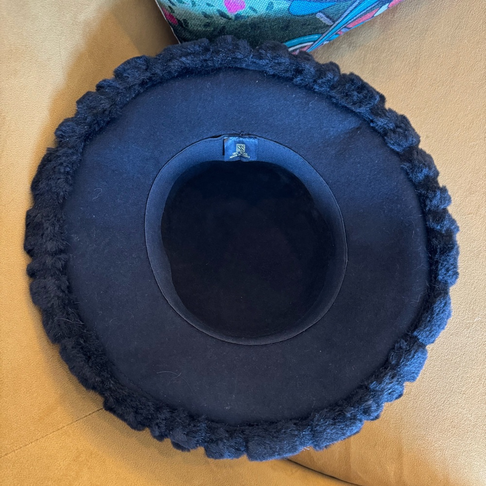 Something Special Black Wool Hat with Faux Fur Trim - Picture 8 of 9